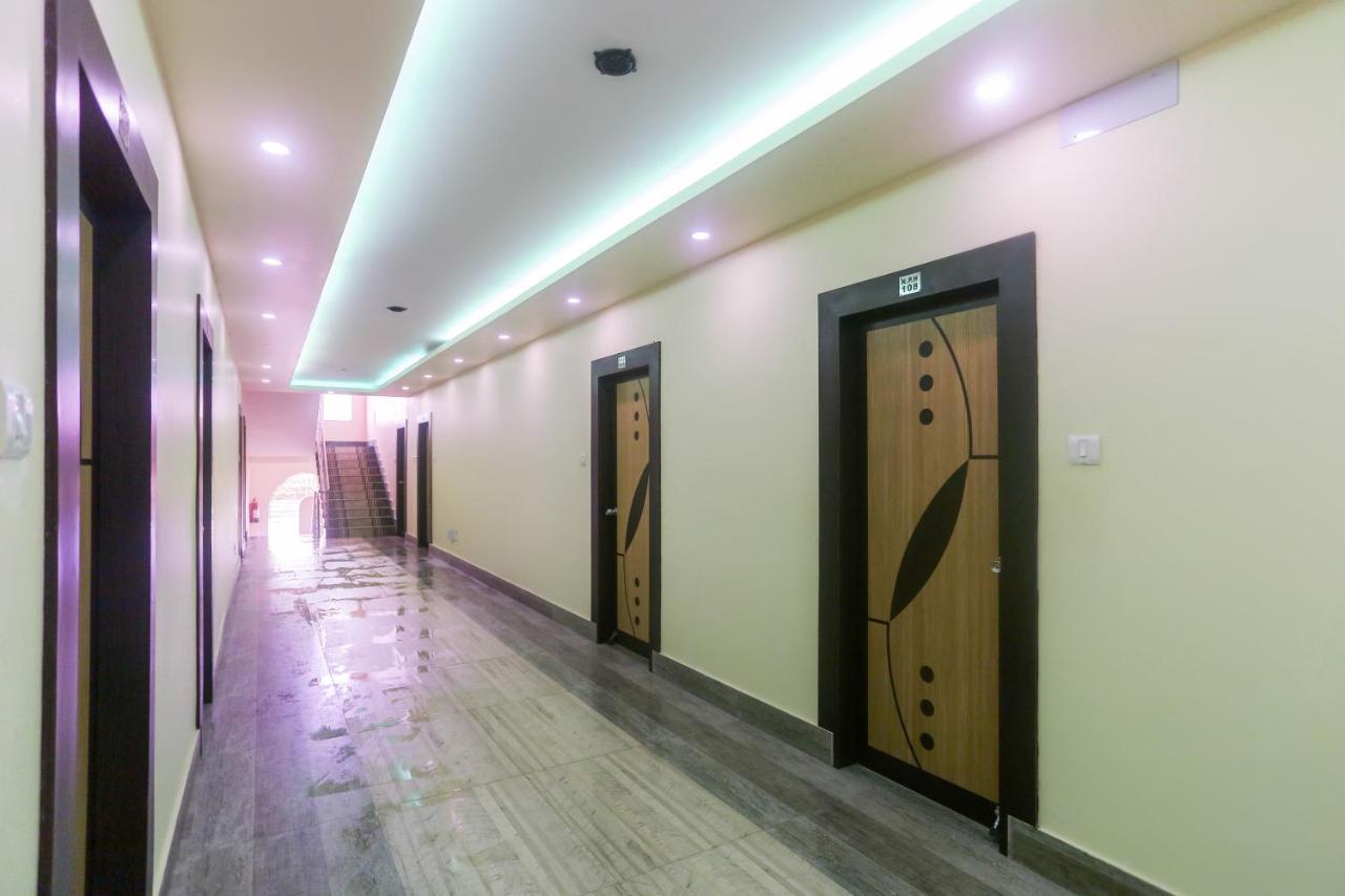 Oyo 60771 New Puri Hotel Exterior foto
