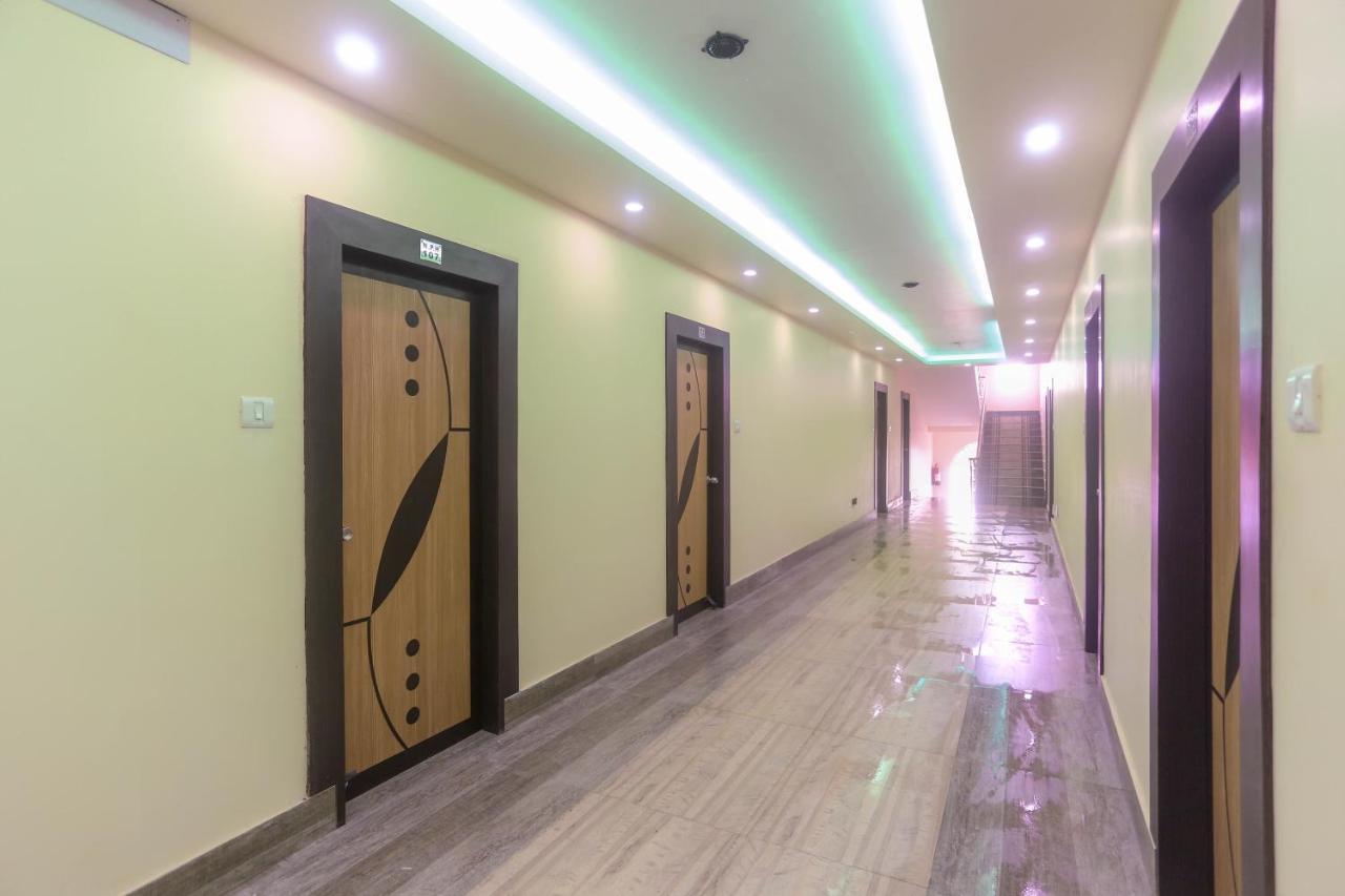 Oyo 60771 New Puri Hotel Exterior foto